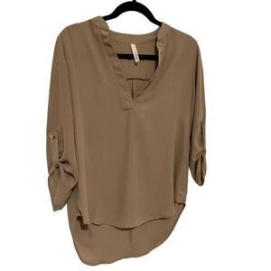 Ellen Women's Beige V-Neck Roll Tab Sleeve Blouse Size M